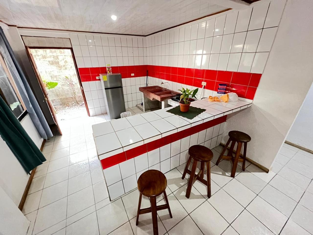 Mochis Apartamento Quepos Quarto foto